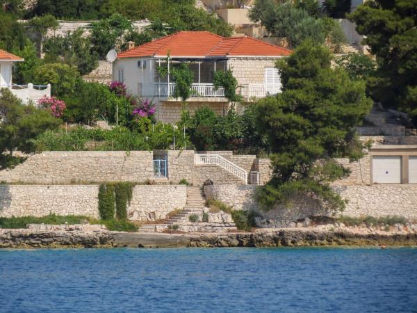 På billedet ses objektet Holiday Home Bernardi by Interhome beliggende i byen Lumbarda.