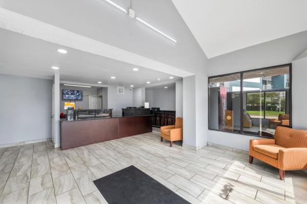 Kuva 5: Super 8 by Wyndham Portsmouth - Norfolk