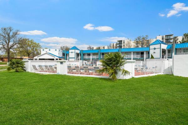 Kuva 7: Super 8 by Wyndham Portsmouth - Norfolk