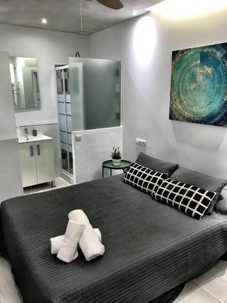 Στη φωτογραφία φαίνεται το αντικείμενο Tarifa Bed and Center που βρίσκεται στην πόλη Ταρίφα.