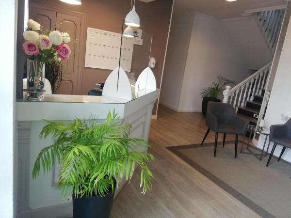 写真にはビベイロ市にあるHotel El Millónが写っています。