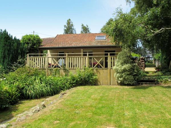 På billedet ses objektet Holiday Home de Beaumont by Interhome beliggende i byen Carentan.