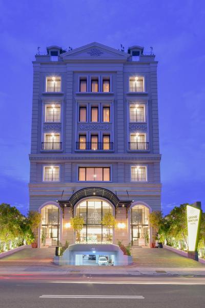 Grand Senyum Hotel, Tugu Yogyakarta - Yogyakarta