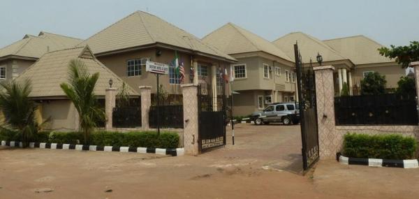 A la foto es mostra l'objecte Definite Destiny Hotel - Standard situat a la ciutat de Asaba.