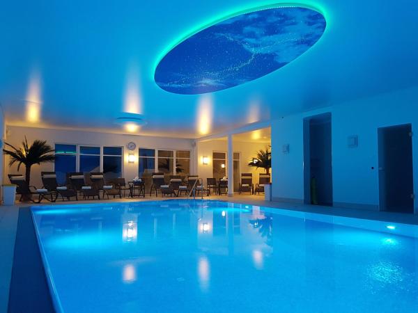 A la foto es mostra l'objecte Avalon Hotel Bellevue situat a la ciutat de Fehmarn.