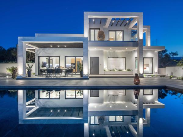 A la foto es mostra l'objecte ELYSIAN VILLA situat a la ciutat de Amoudi.