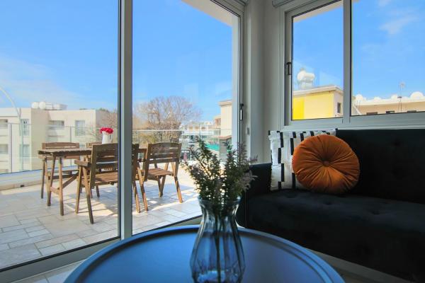Phaedrus Living Seaside Flat Lighthouse 63, Pafos