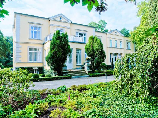 A la foto es mostra l'objecte Gutshaus Landsdorf situat a la ciutat de Langsdorf.