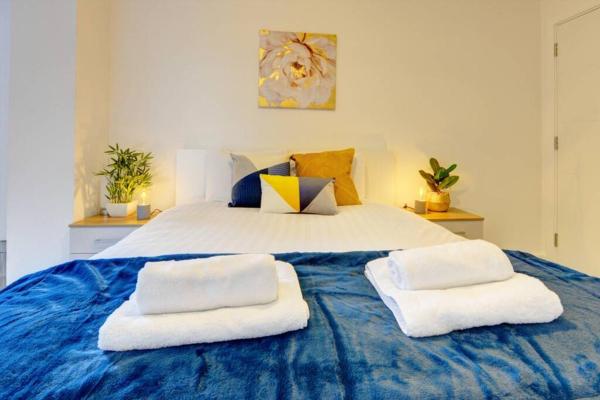 På billedet ses objektet Modern & Stylish 2BR Apartment - Queens House beliggende i byen Coventry.
