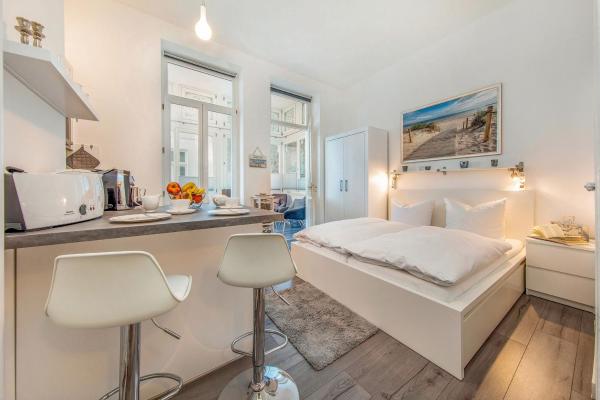 A la foto es mostra l'objecte Villa Agnes mit Meerblick-Loggia in Top Lage am Strand - Dünengras situat a la ciutat de Binz.