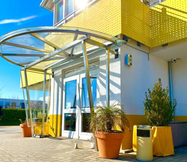 På billedet ses objektet i-Motel beliggende i byen Obertshausen.