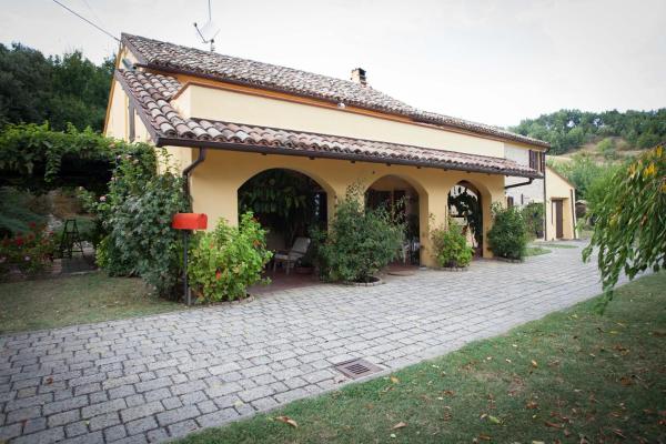 На фото показан объект B&B Salvarosa, расположенный в городе Фано.