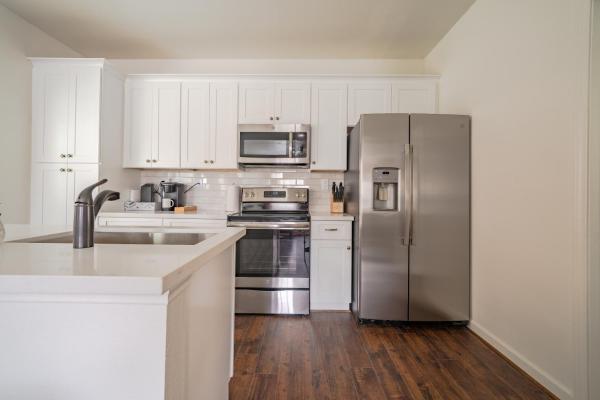 Unit 1 - Spacious & Renovated Apt Home in the City's Action的照片4