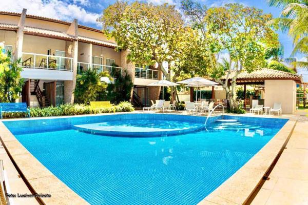 The photo shows the Laguna Ville located in the city of Itacimirim.