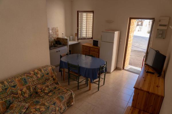 Na foto é possível ver o objeto Gîte La Place localizado na cidade de Fenouillet.