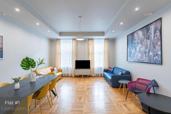 På billedet ses objektet Dandelion Apartments XIXc Cottage with Free Parking beliggende i byen Riga.