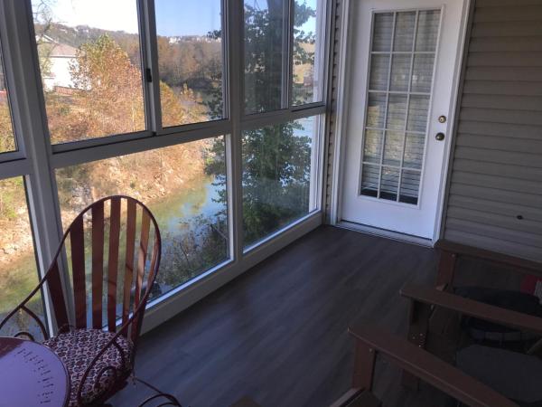 A la foto es mostra l'objecte Lakeside Condo on Lake Taneycomo situat a la ciutat de Branson.