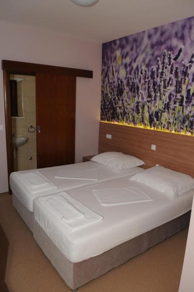 A la foto es mostra l'objecte Guest House Ostojić situat a la ciutat de Bijakovići.