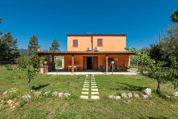 Na zdjęciu widoczny jest obiekt Villa Giulia Piccola położony w mieście Castiadas.