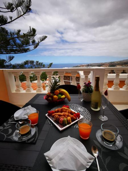 A la foto es mostra l'objecte Ocean View Apartment situat a la ciutat de Adeje.