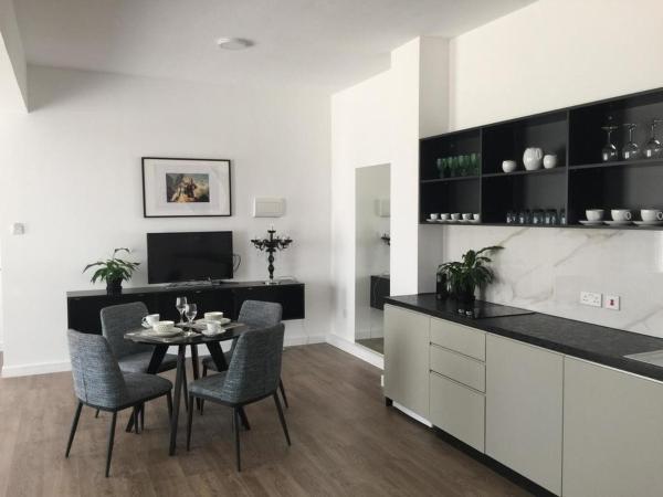 A.V Central Apartment, Ларнака