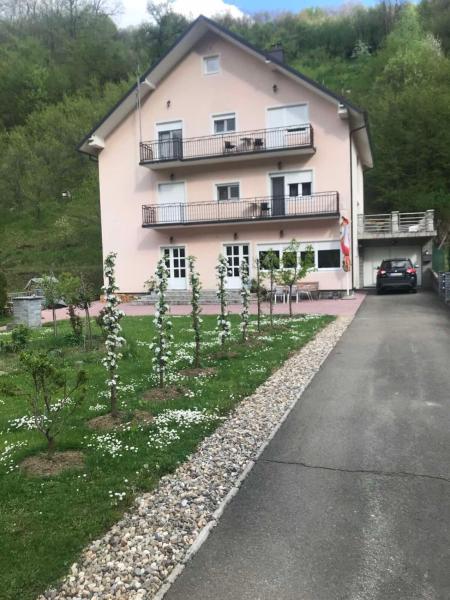 Kuvassa näkyy kohde Vila Jakovljević, joka sijaitsee kaupungissa Jošanička Banja.