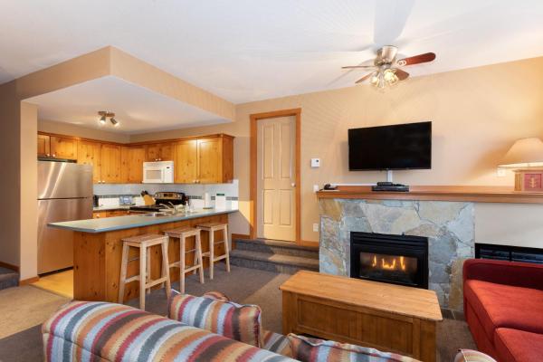 Na zdjęciu widoczny jest obiekt Symphony by Whistler Premier położony w mieście Whistler.