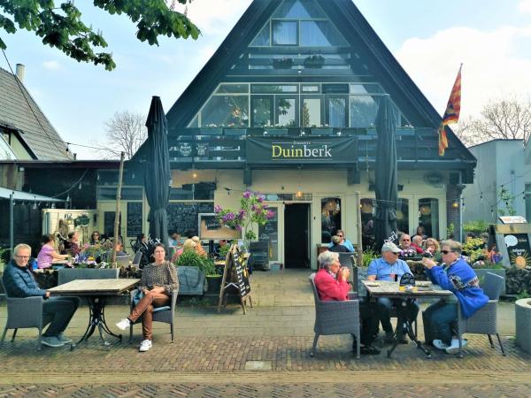 Na foto é possível ver o objeto Duinberk B&B hotel en Brasserie localizado na cidade de Schoorl.