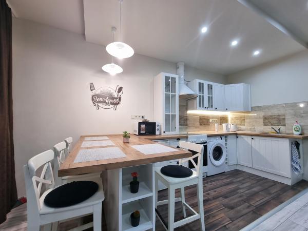 På bilden syns objektet HIGH STREET APARTMAN som ligger i staden Arnót.
