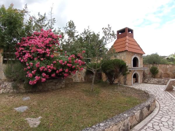 La photo montre l'objet Apartments Villa Brudi situé dans la ville de Vinišće.