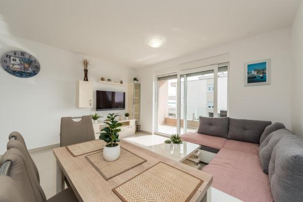 Na zdjęciu widoczny jest obiekt Zoran brand new modern apartments położony w mieście Mandre.