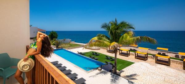 Na zdjęciu widoczny jest obiekt Samsara Cliff Resort położony w mieście Negril.