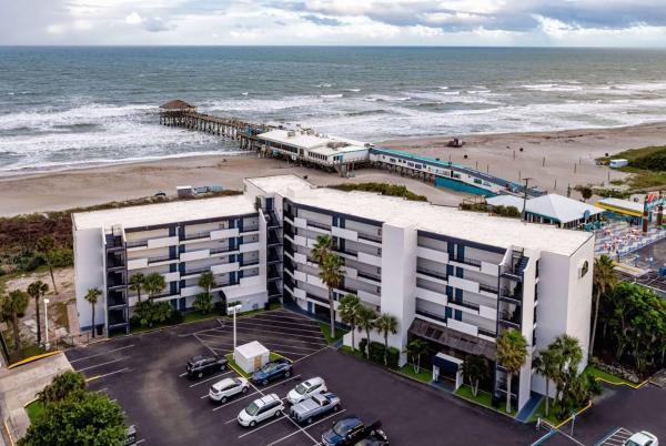 På billedet ses objektet La Quinta by Wyndham Cocoa Beach Oceanfront beliggende i byen Cocoa Beach.