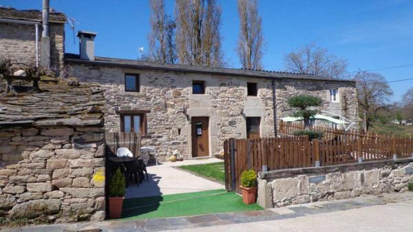 På billedet ses objektet Casa Das Airas beliggende i byen Sarria.
