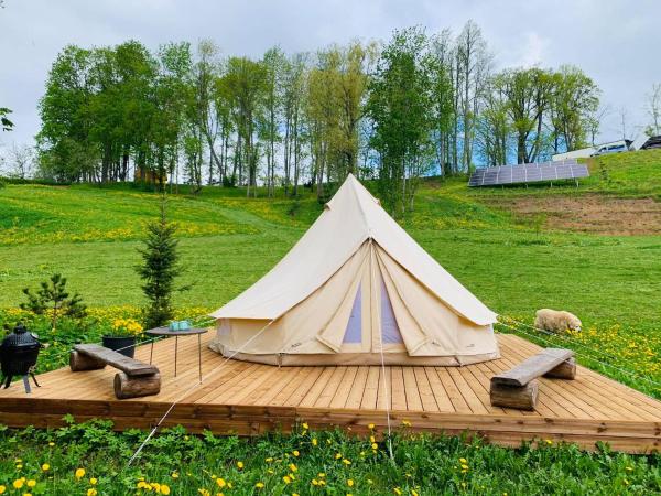 写真にはRebaste市にあるMurimäe Winery glampingが写っています。