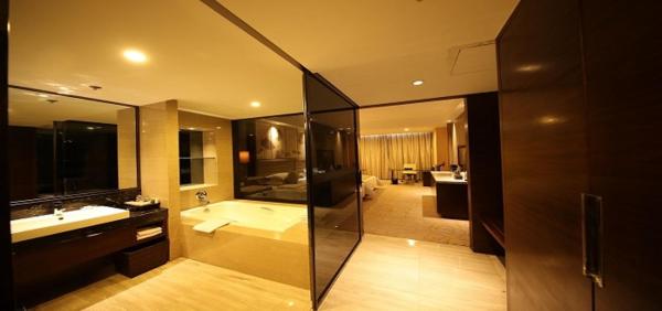 A la foto es mostra l'objecte Huai'an Jinling Hotel situat a la ciutat de Hexia.