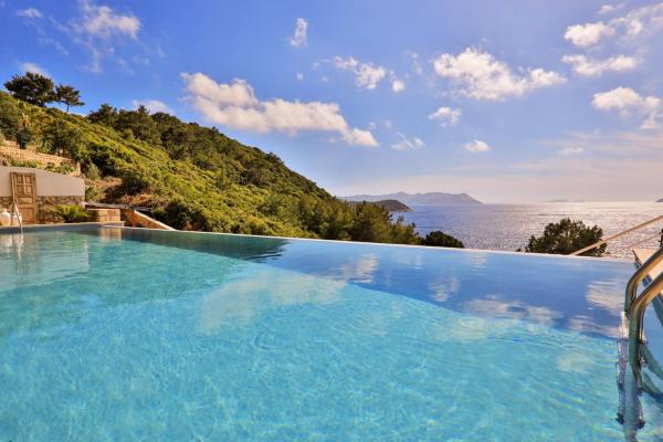 A la foto es mostra l'objecte Kale Suites, heated pool in winter, adults only situat a la ciutat de Kas.