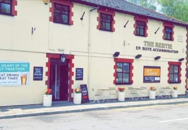A la foto es mostra l'objecte Bertie Pontypridd situat a la ciutat de Trehafod.