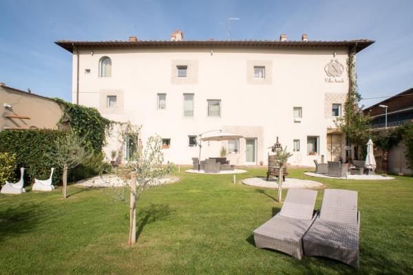 På bildet vises objektet Villa Aruch som ligger i byen Firenze.