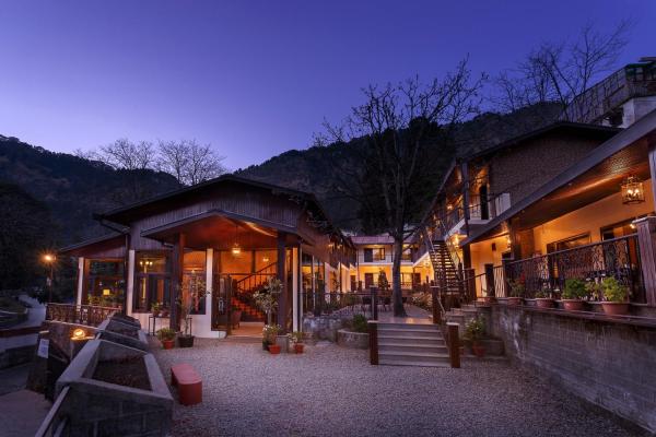 På billedet ses objektet The Earls Court by Leisure Hotels beliggende i byen Nainital.