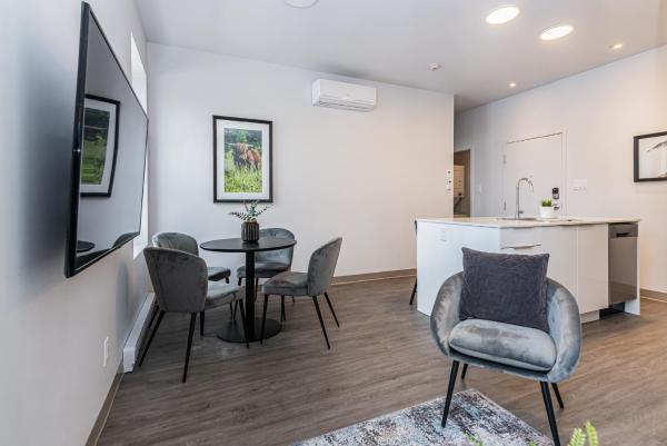 Billede 8: Stylish & Fun 1 Bedroom Apartment in Le Plateau by Den Stays