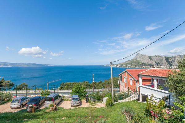På billedet ses objektet Apartment Josipa beliggende i byen Omiš.