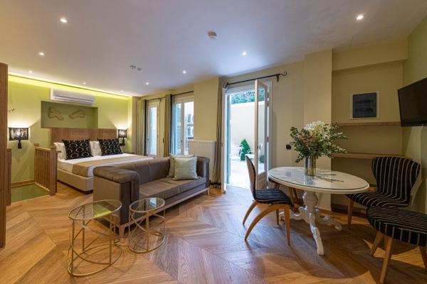 Foto 9: IPELHOME - Plaka Boutique Apartments