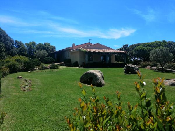 På billedet ses objektet Agriturismo Fioredda beliggende i byen Aglientu.
