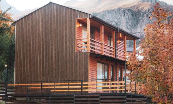 A la foto es mostra l'objecte My Space Kazbegi situat a la ciutat de Kazbegi.