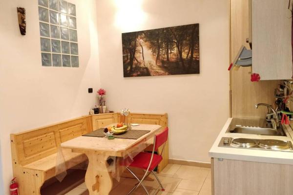 A la foto es mostra l'objecte Letto ad acqua H2OME situat a la ciutat de Bari.