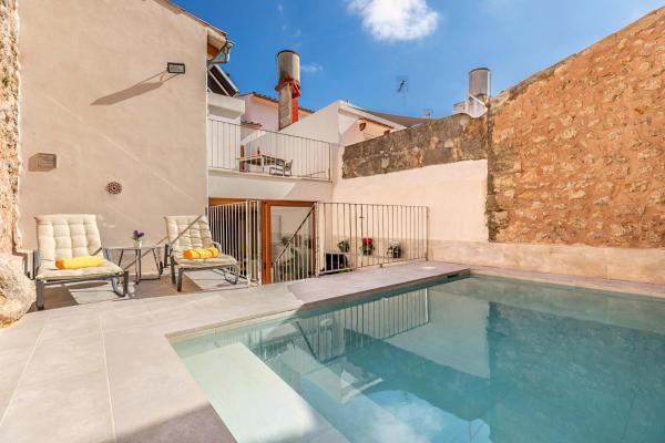 Na fotografii je vidět objekt Villa Casa Huerta 125 by Sealand Villas nacházející se ve městě Pollença.