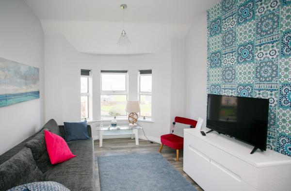 Apt3, No 2 Antrim Gardens, Portrush with Seaview photo 3