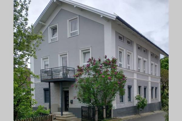 Auf dem Foto ist das Objekt Bad Aibling City Apartment EG in der Stadt Bad Aibling zu sehen.