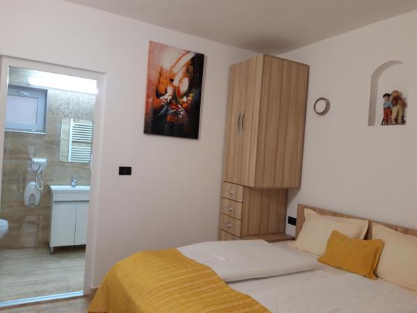 På bilden syns objektet Apartament Sergiu Geanina som ligger i staden Micălaca.